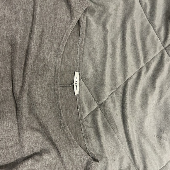 Light grey sweater - Picture 3 of 4